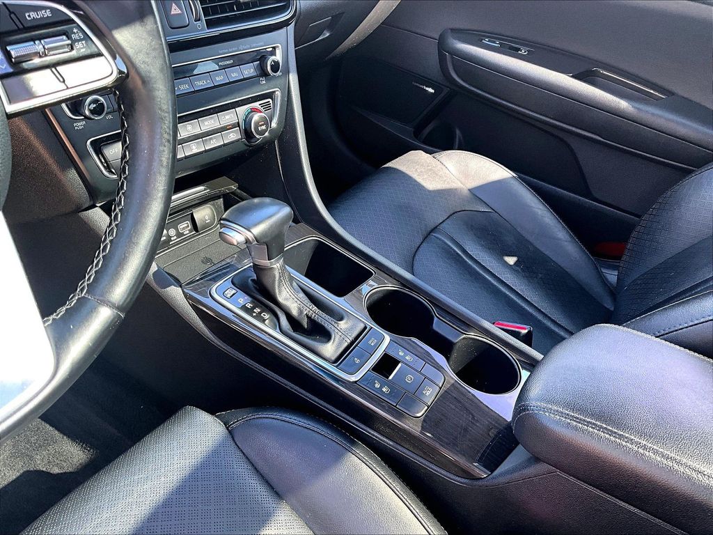 2020 Kia Optima EX - Photo 23