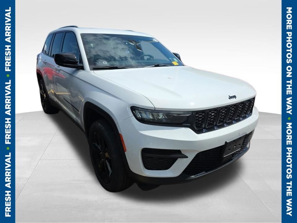 Used 2023 Jeep Grand Cherokee Laredo SUV