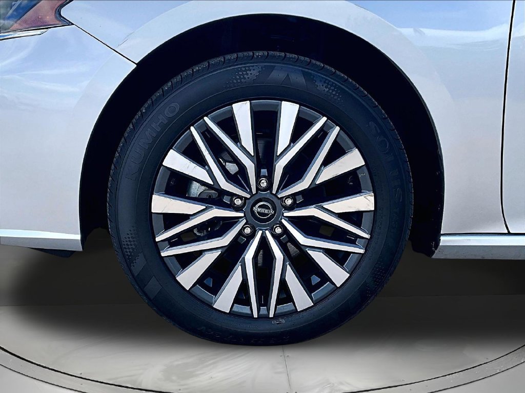 2025 Nissan Altima SV - Photo 34