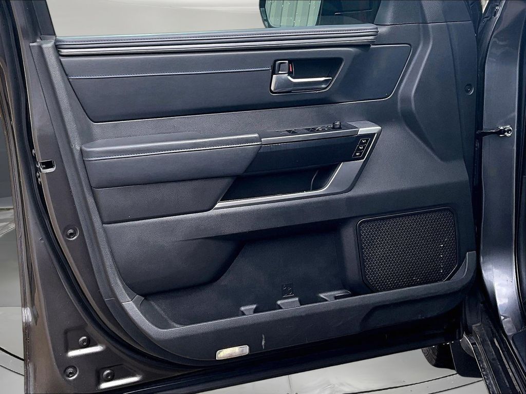 2024 Toyota Sequoia Platinum - Photo 23
