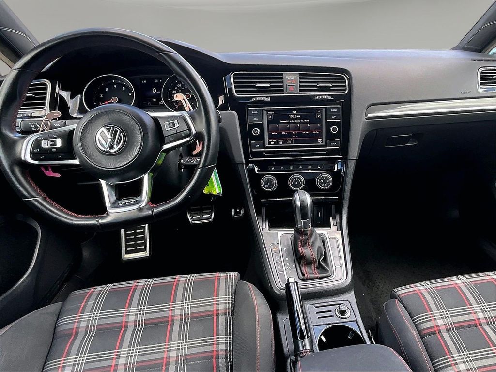 2019 Volkswagen Golf GTI SE - Photo 10