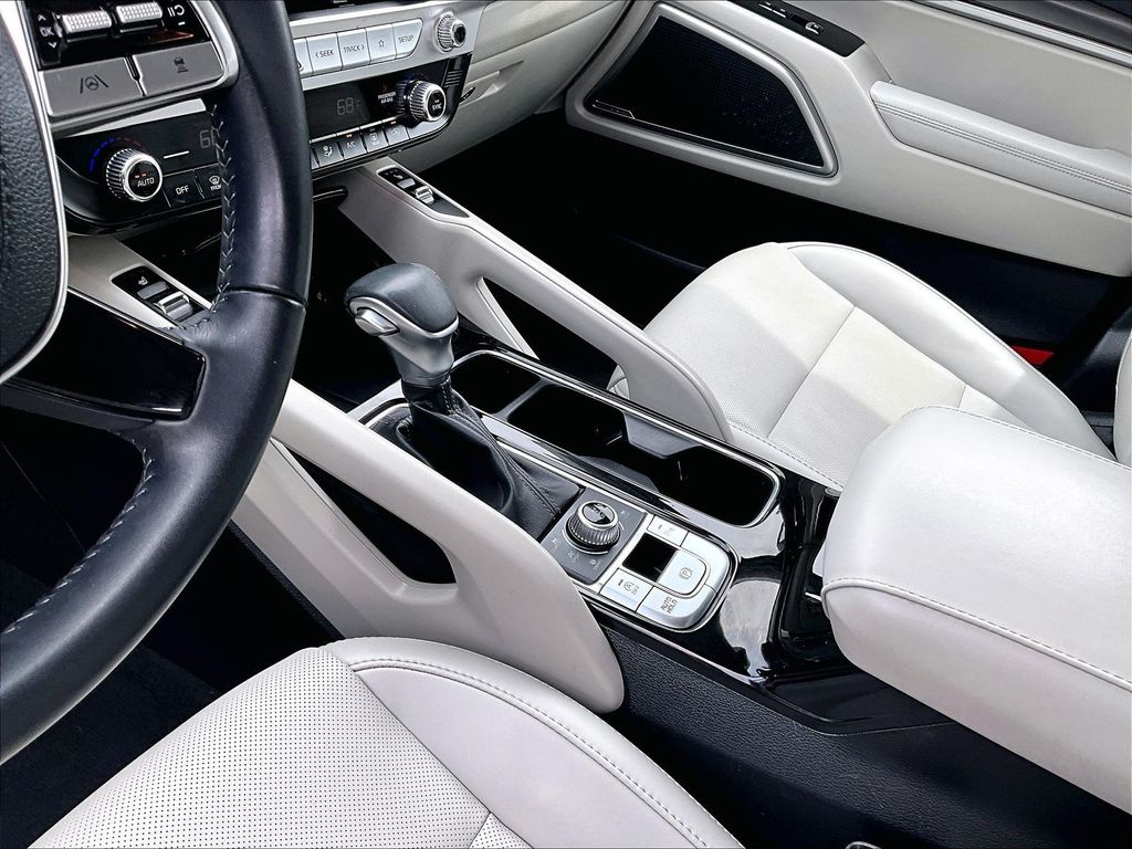2024 Kia Telluride S - Photo 23