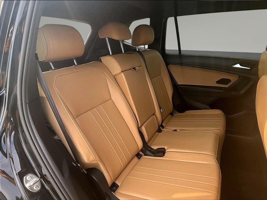 2022 Volkswagen Tiguan SE - Photo 29