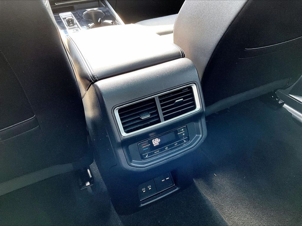 2025 Volkswagen Atlas SEL - Photo 13