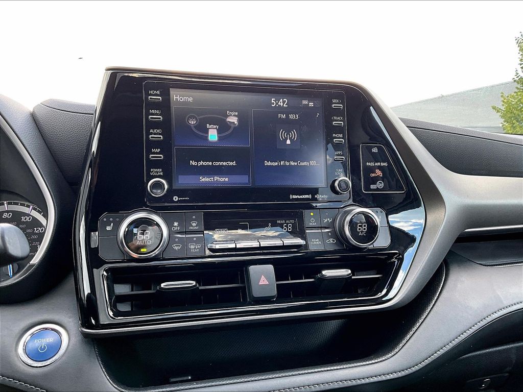 2022 Toyota Highlander XLE - Photo 20