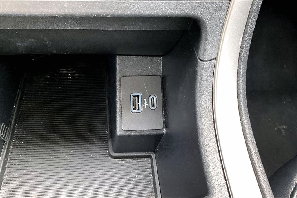 2024 Ford Edge SEL - Photo 17