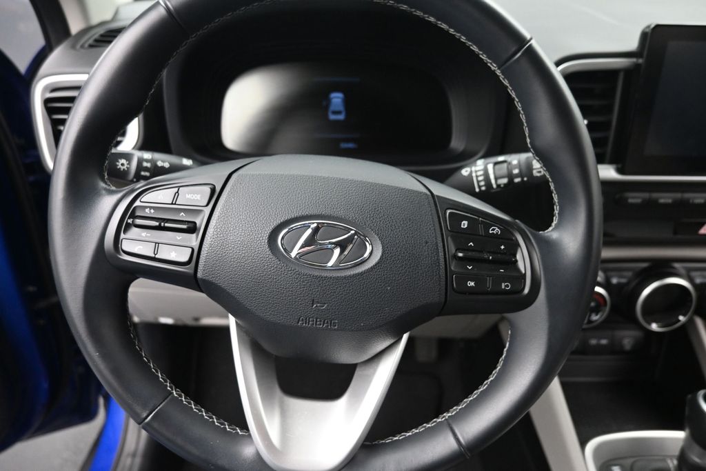 2023 Hyundai Venue SEL - Photo 18
