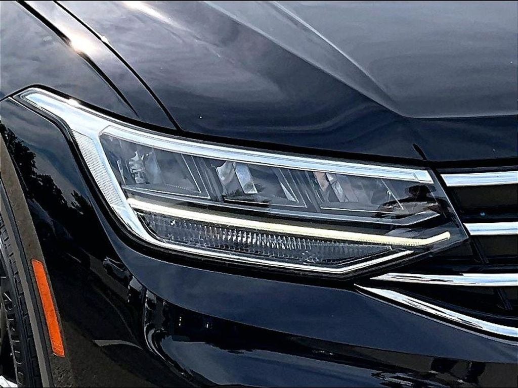 2022 Volkswagen Tiguan SE - Photo 34
