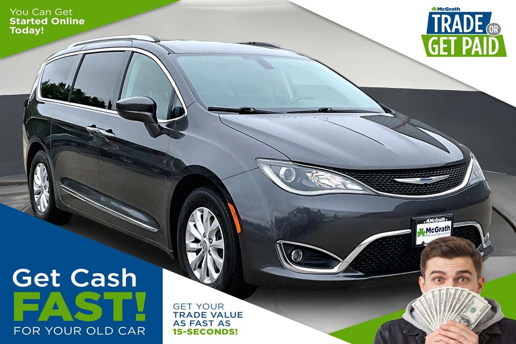 2018 Chrysler Pacifica Touring L Plus's photo