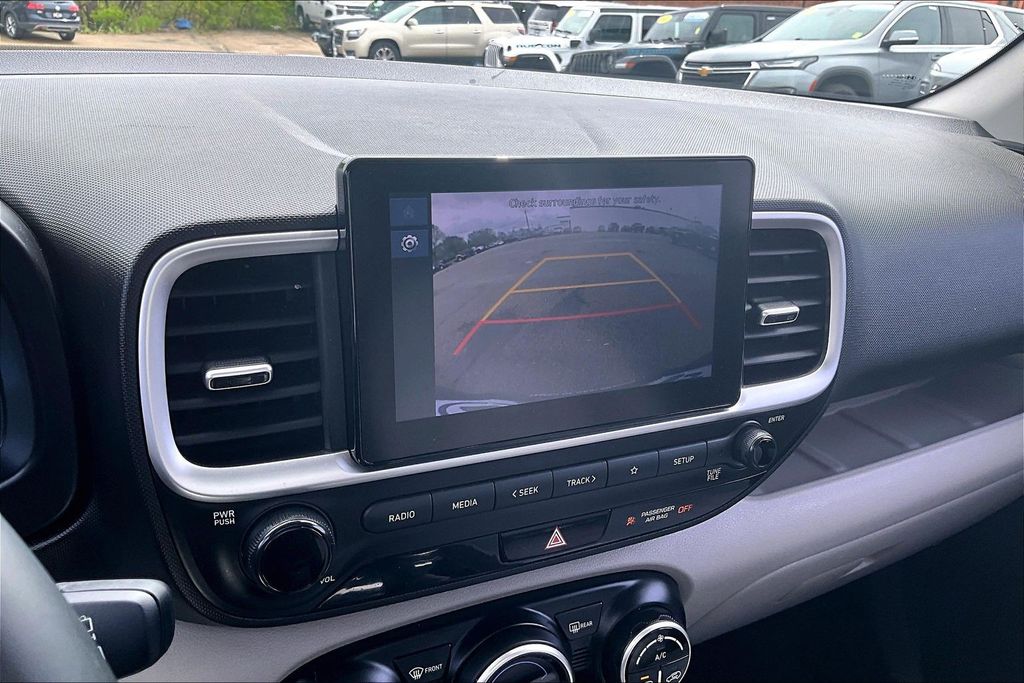 2023 Hyundai Venue SEL - Photo 16