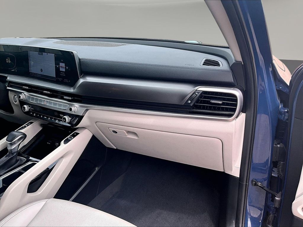2024 Kia Telluride S - Photo 30