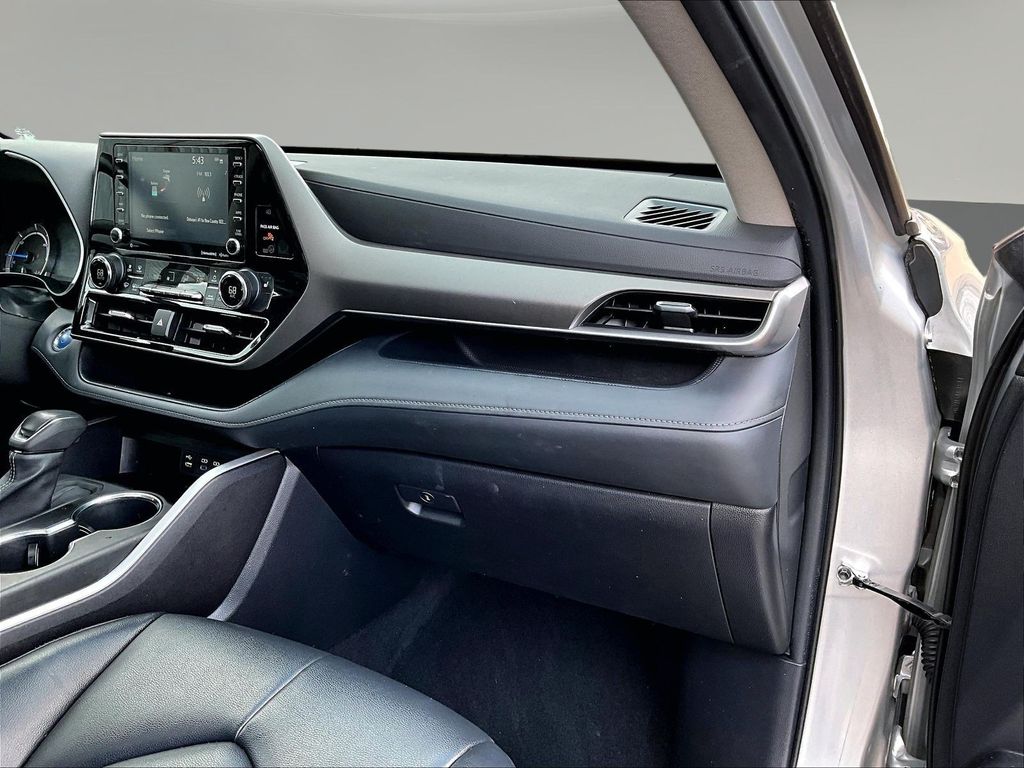 2022 Toyota Highlander XLE - Photo 31