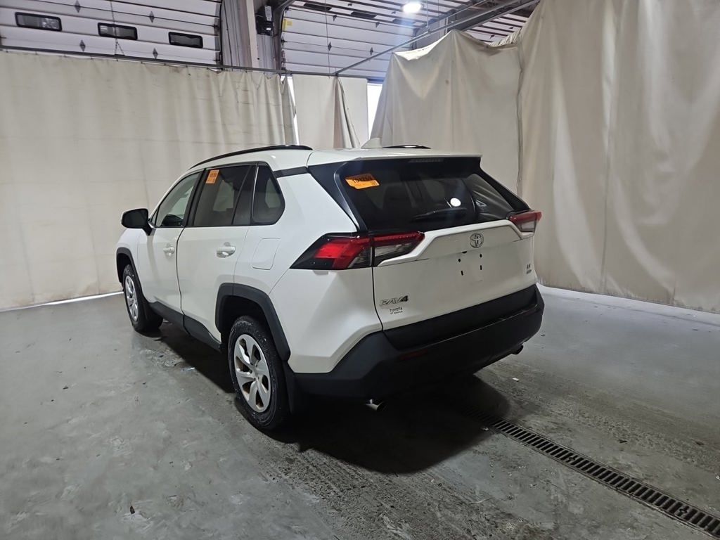 2021 Toyota RAV4 LE - Photo 8