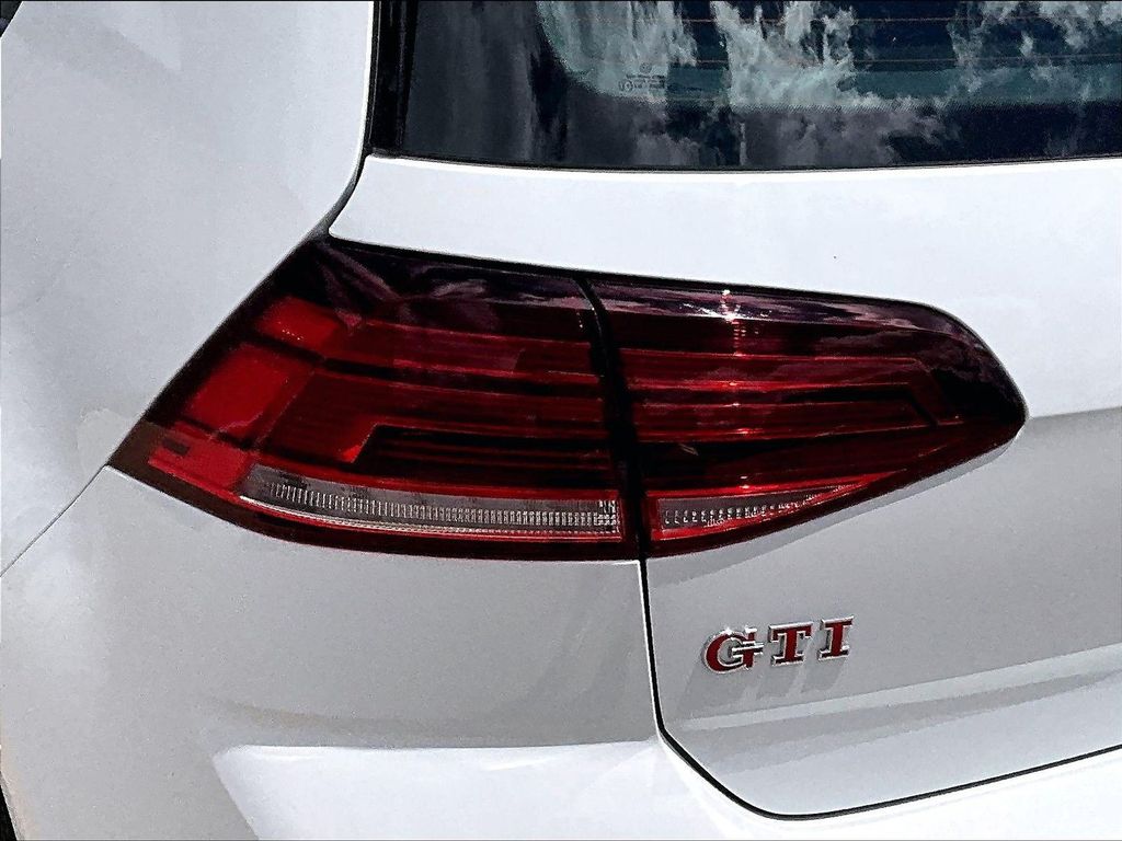 2019 Volkswagen Golf GTI SE - Photo 27