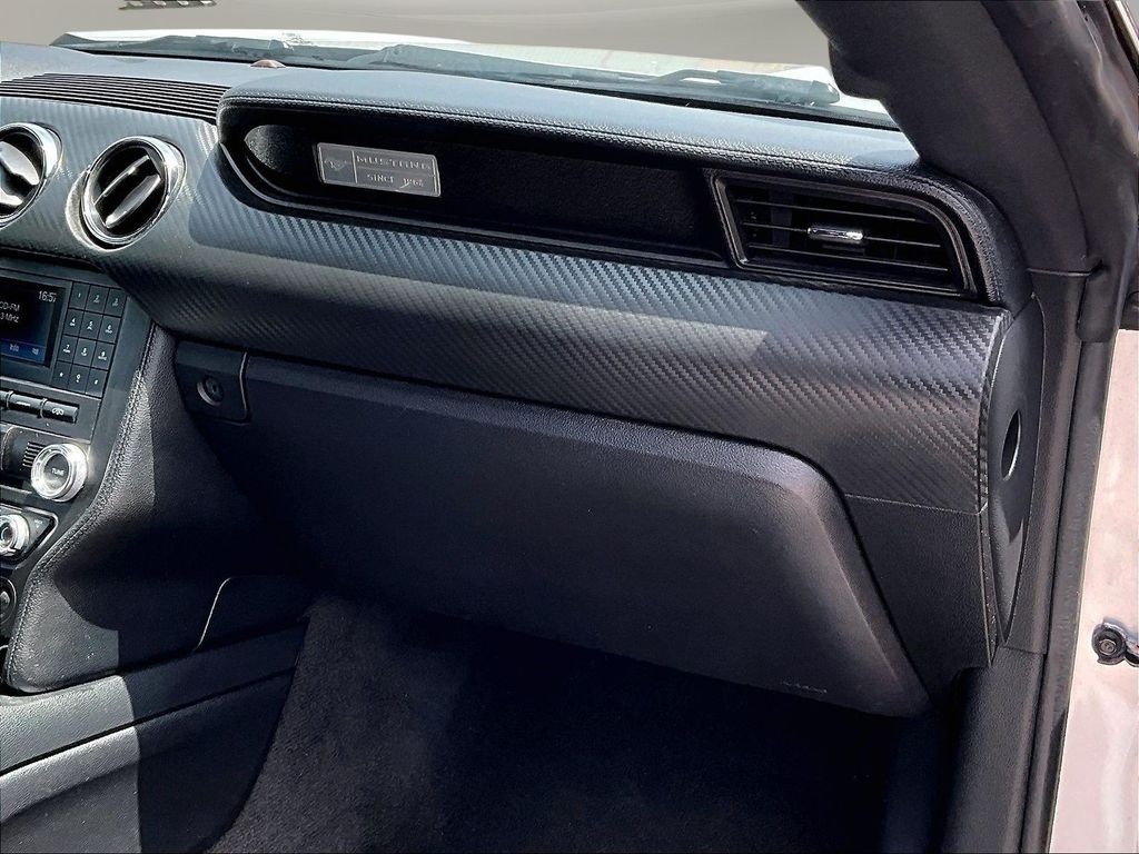 2016 Ford Mustang V6 - Photo 29