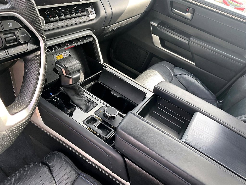 2024 Toyota Sequoia Platinum - Photo 22
