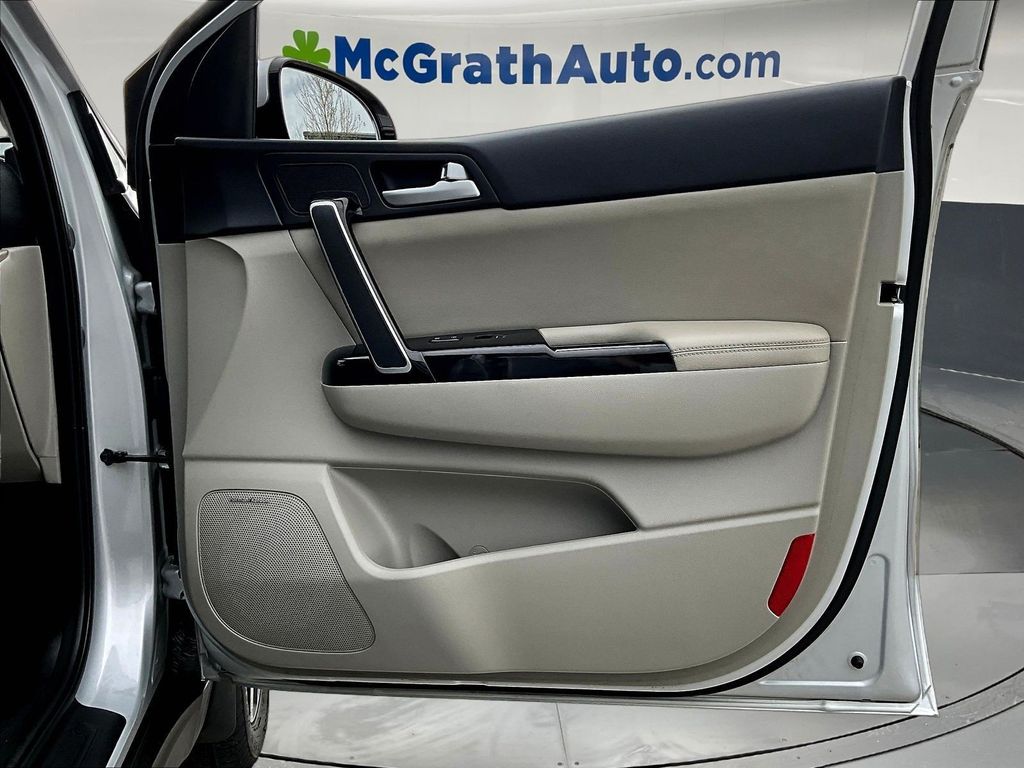 2022 Kia Sportage EX - Photo 32