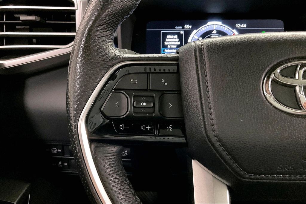 2024 Toyota Sequoia Platinum - Photo 23