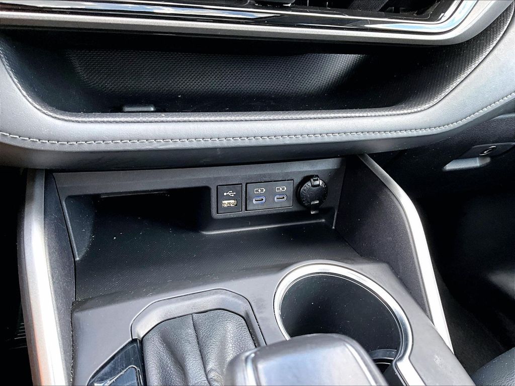 2022 Toyota Highlander XLE - Photo 21