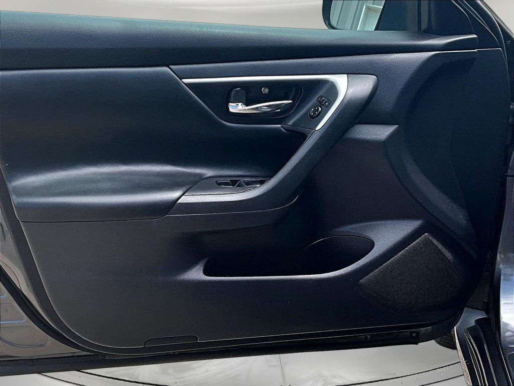 2017 Nissan Altima S - Photo 23
