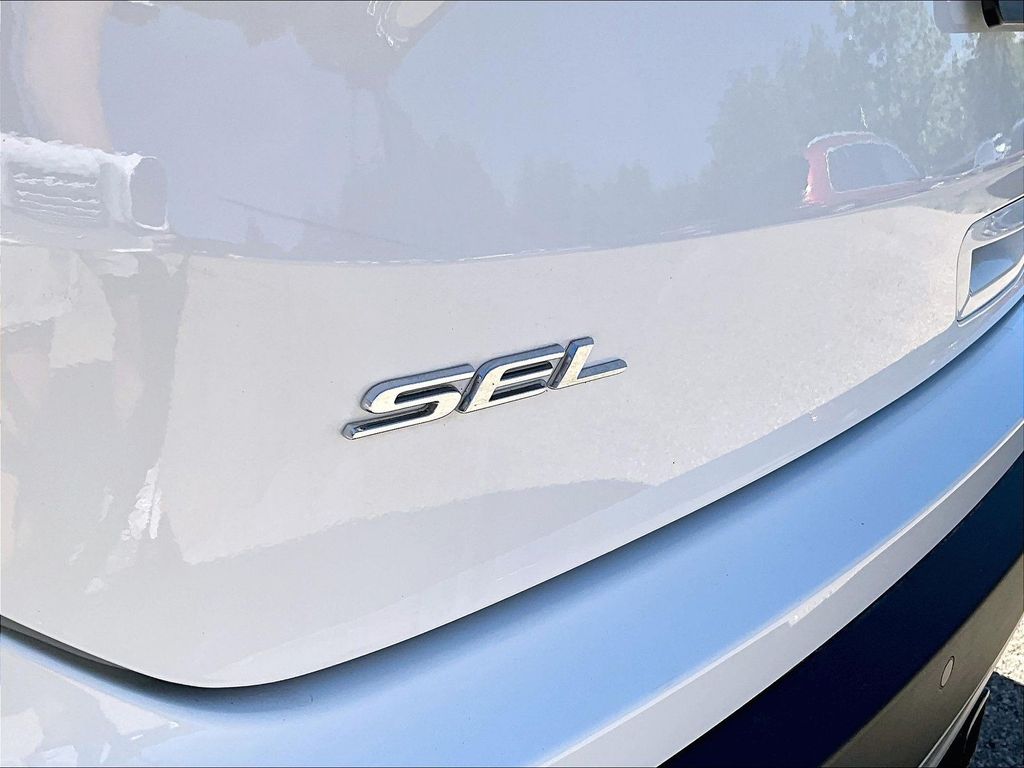 2023 Ford Edge SEL - Photo 28