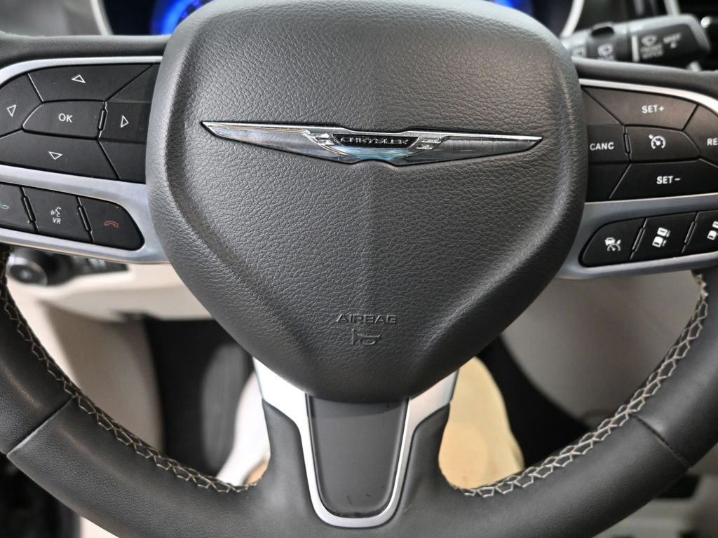 2023 Chrysler Pacifica Touring L - Photo 21