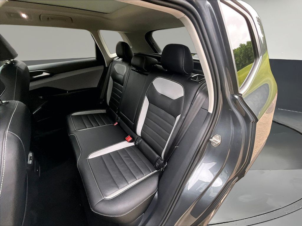 2022 Volkswagen Taos SEL - Photo 26
