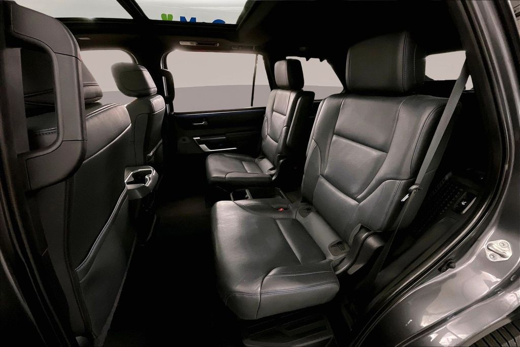 2024 Toyota Sequoia Platinum - Photo 31