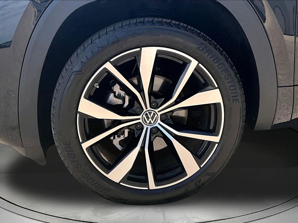 2025 Volkswagen Atlas SEL Premium R-Line - Photo 37