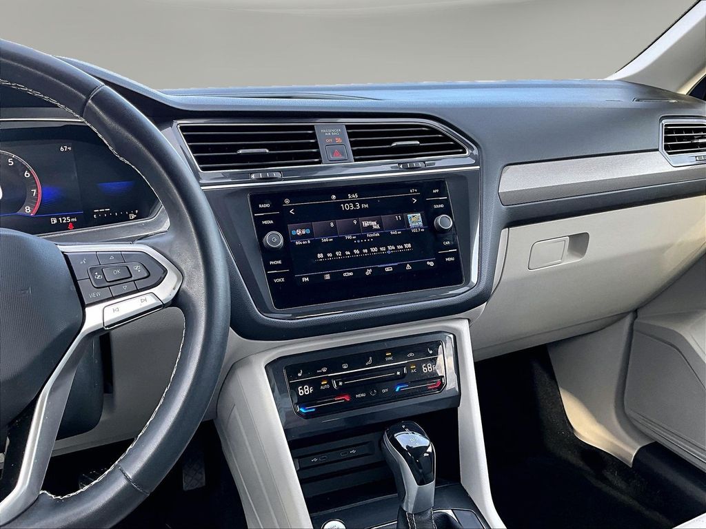 2023 Volkswagen Tiguan SE - Photo 12