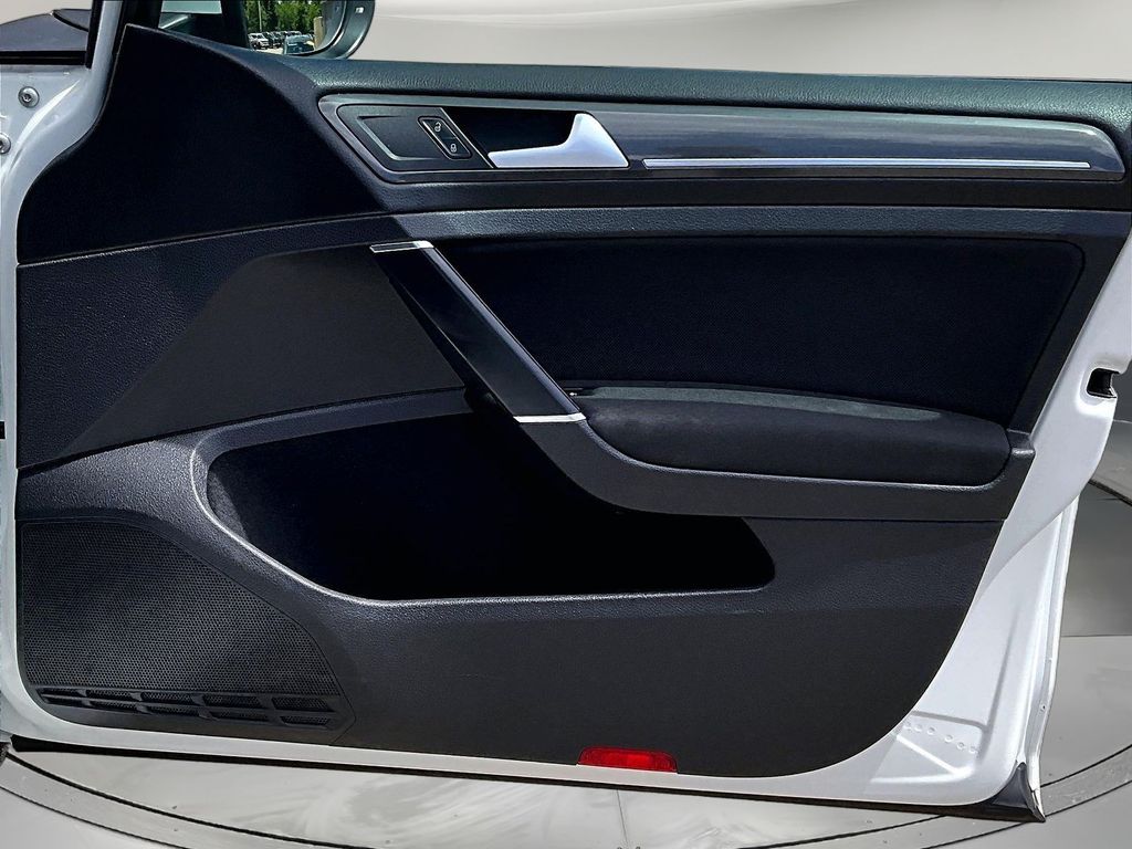 2019 Volkswagen Golf GTI SE - Photo 32