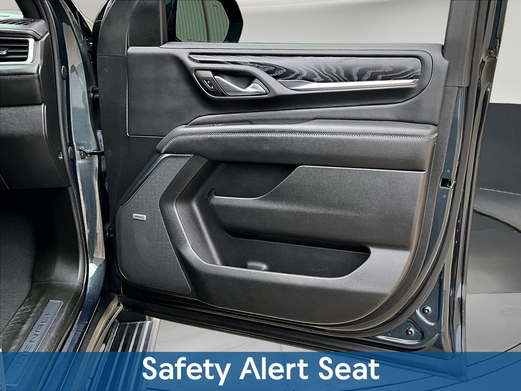 2022 GMC Yukon Denali - Photo 32
