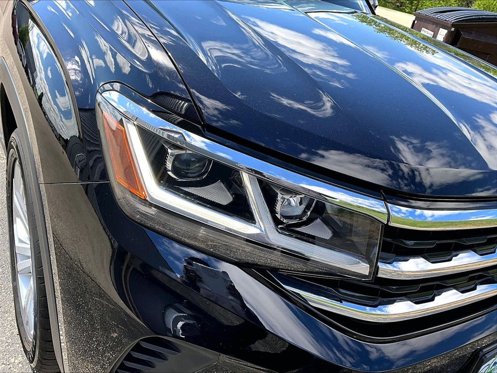 2023 Volkswagen Atlas SE w/Tech - Photo 32