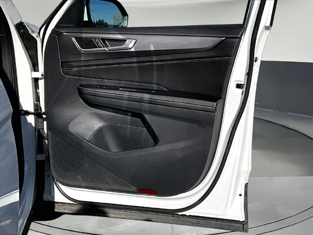 2025 Volkswagen Atlas Cross Sport SE w/Tech - Photo 30