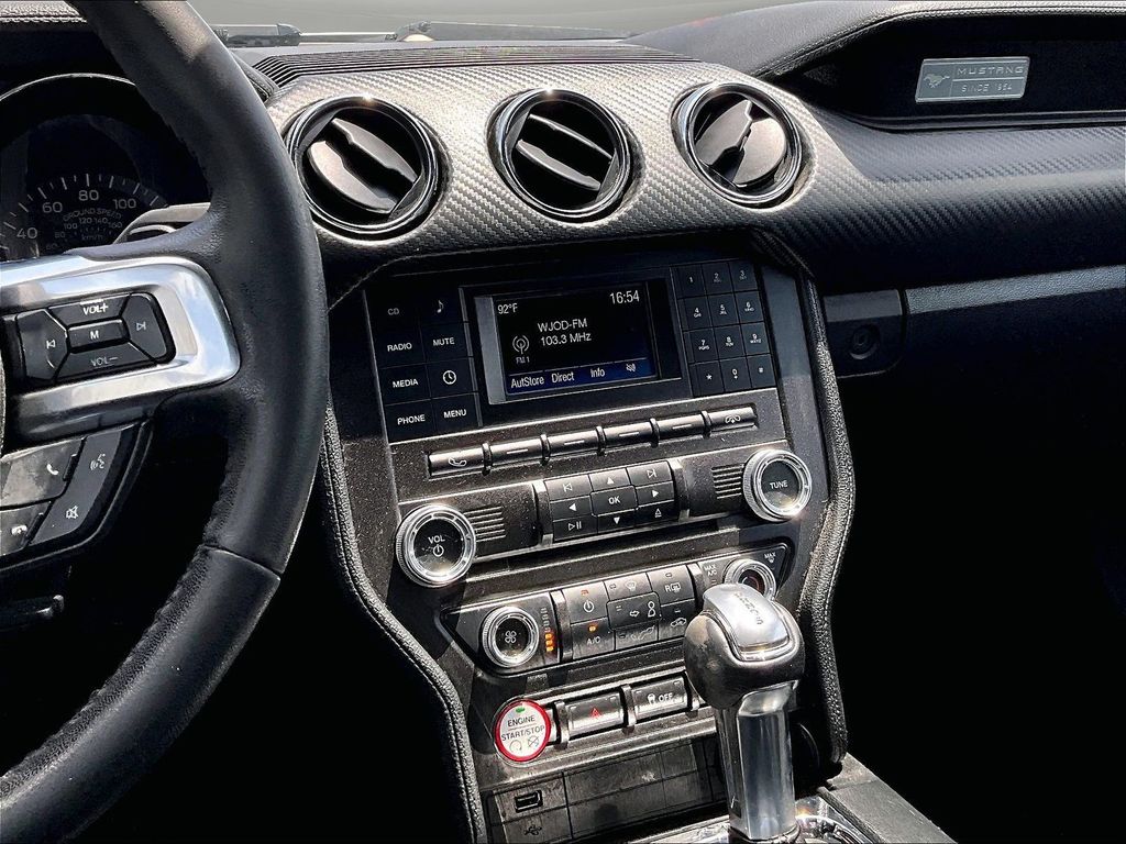 2016 Ford Mustang V6 - Photo 12