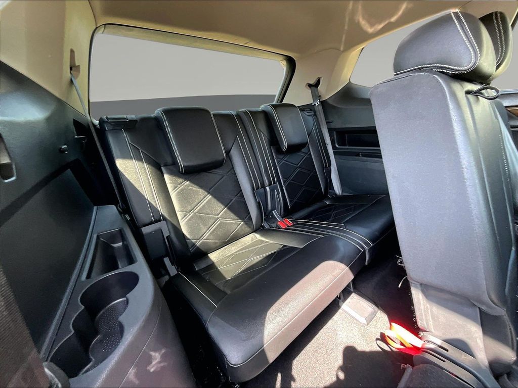 2025 Volkswagen Atlas SE w/Tech - Photo 29
