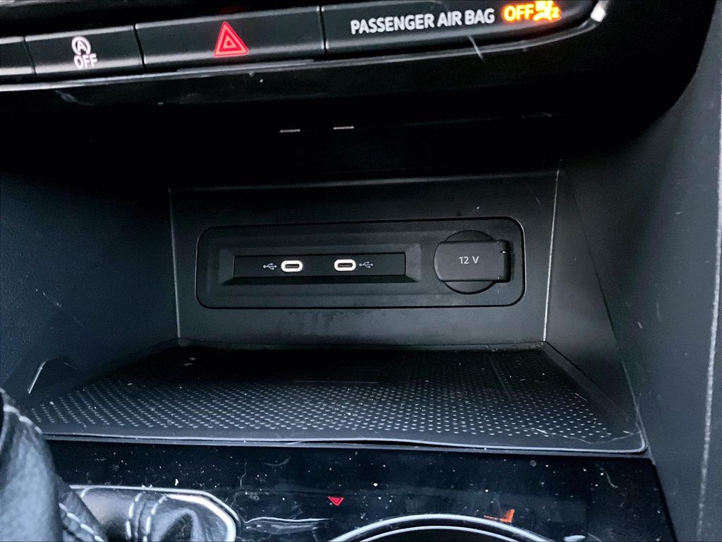 2023 Volkswagen Atlas SE w/Tech - Photo 21