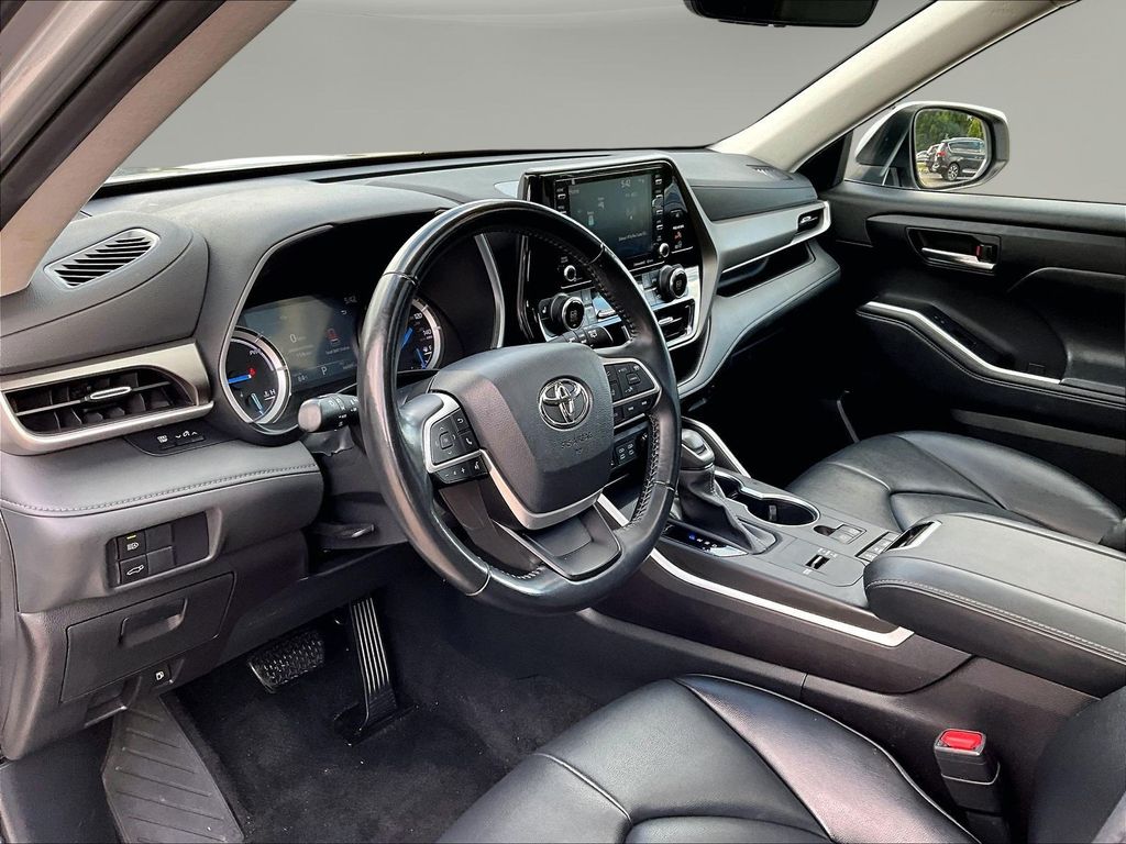 2022 Toyota Highlander XLE - Photo 22