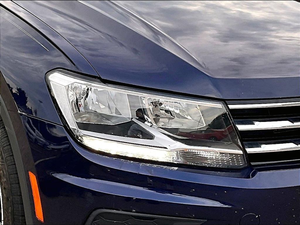 2021 Volkswagen Tiguan SE - Photo 34