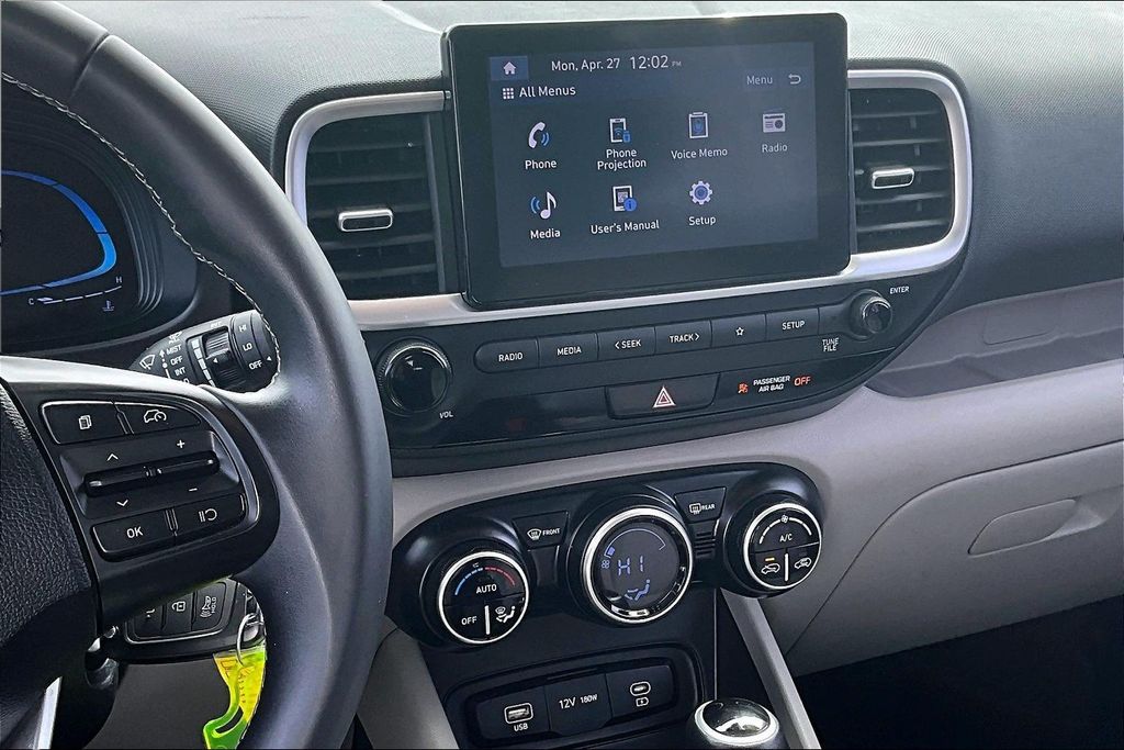 2023 Hyundai Venue SEL - Photo 11