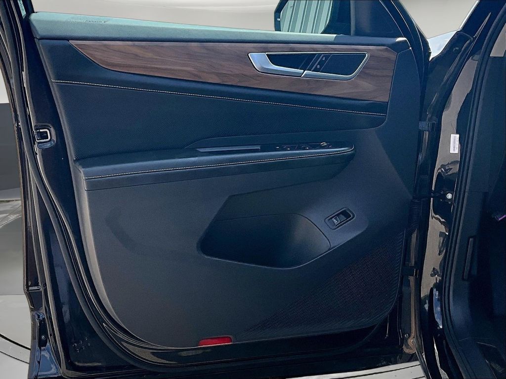 2026 Volkswagen Atlas SE w/Tech - Photo 24