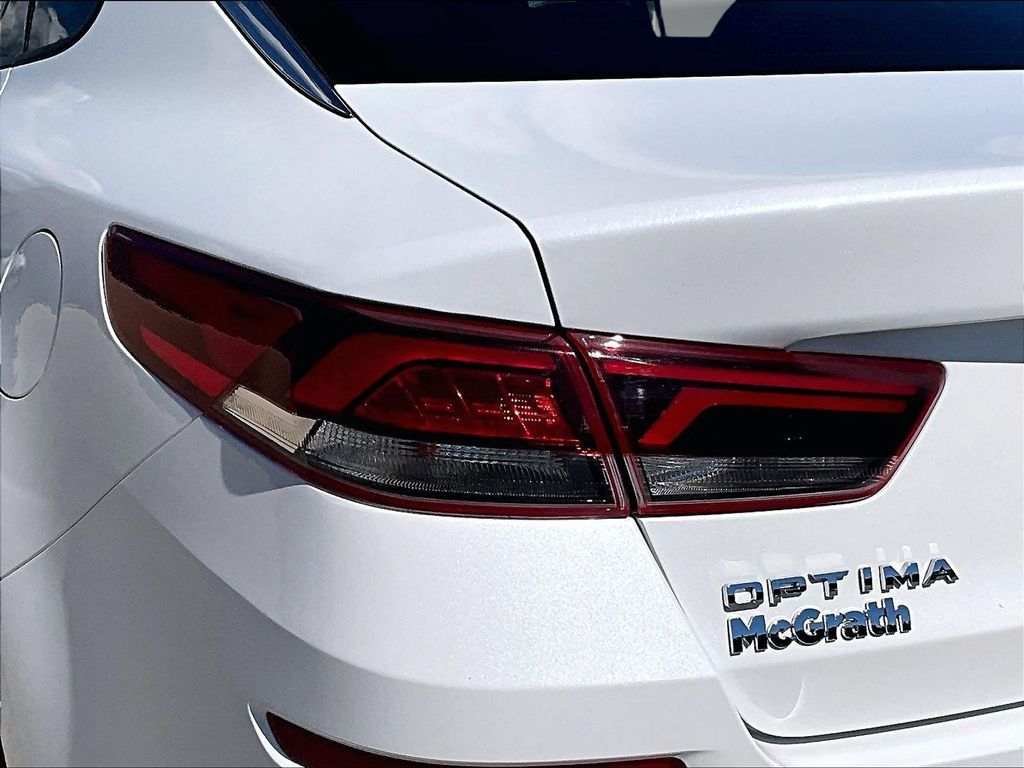 2020 Kia Optima EX - Photo 27