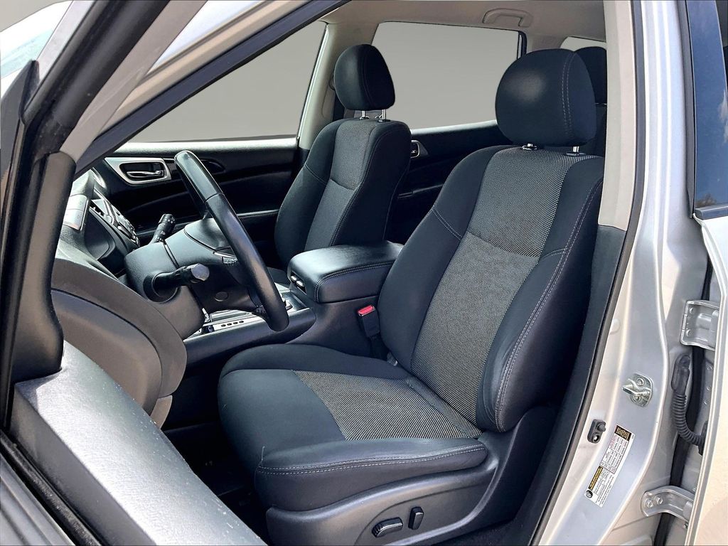 2019 Nissan Pathfinder SV - Photo 25