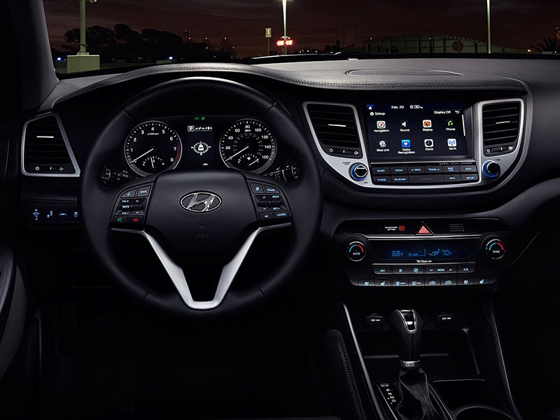 2017 Hyundai Tucson front dash Interior