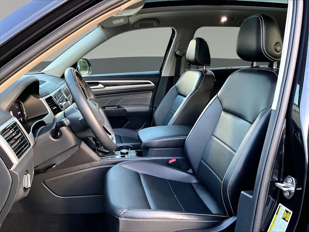 2023 Volkswagen Atlas SE w/Tech - Photo 25