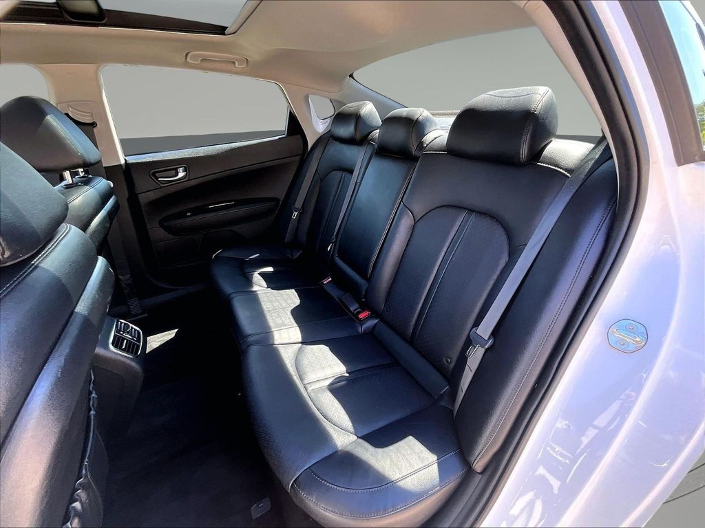2020 Kia Optima EX - Photo 26