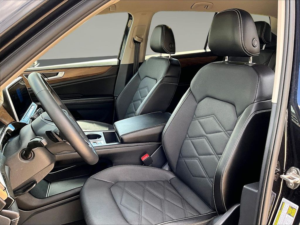 2024 Volkswagen Atlas SE - Photo 25