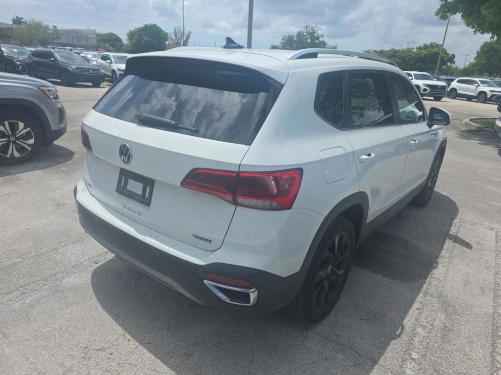 Used 2022 Volkswagen Taos 1.5T SE 4MOTION SUV