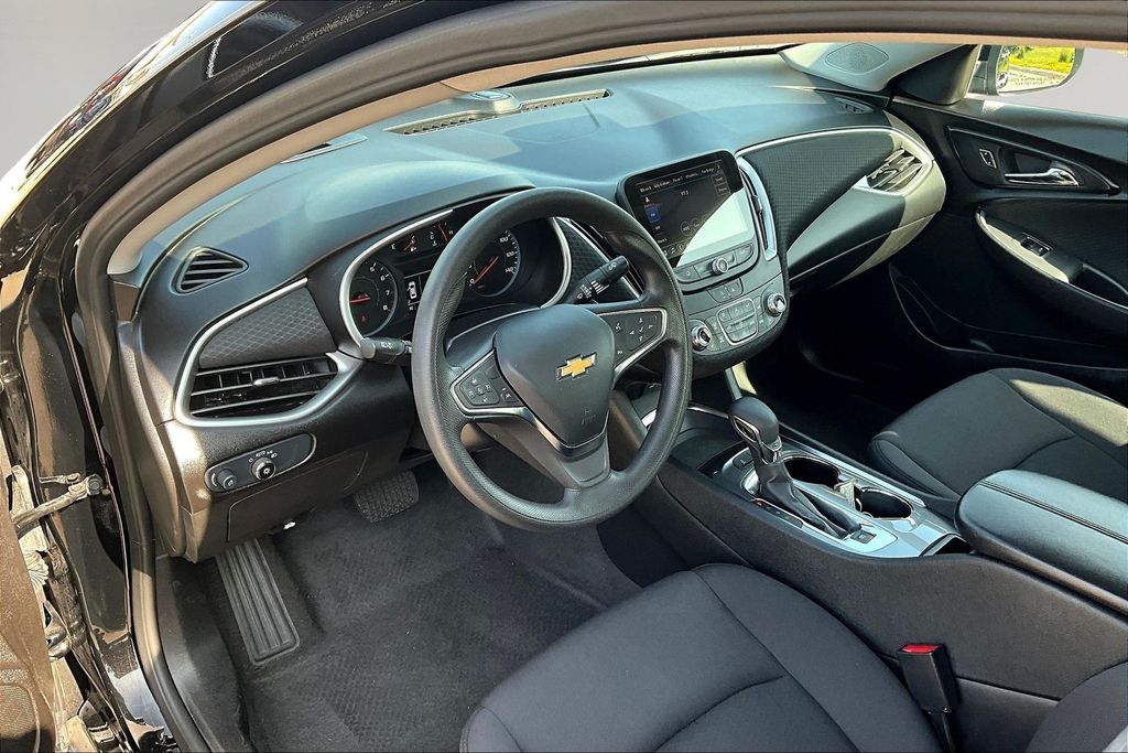 2024 Chevrolet Malibu 1LT - Photo 16