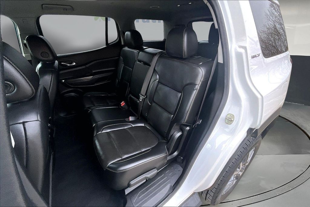 2023 GMC Acadia SLT - Photo 25